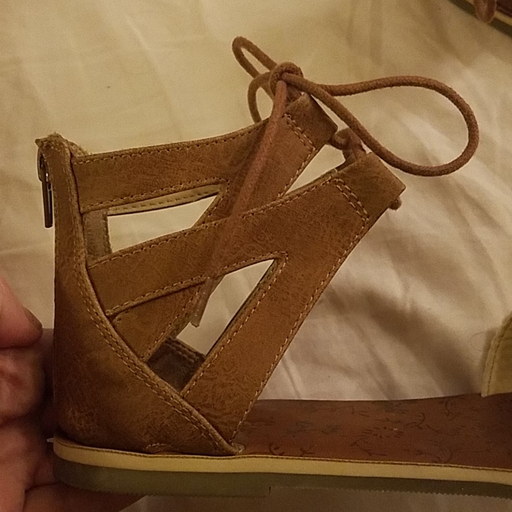 Maurices Tie Up Ankle Sandals Size 8 - Picture 5 of 10